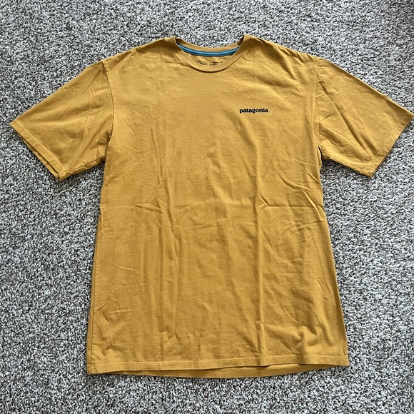 Men’s Patagonia shirt, size medium - Picture 2 of 3